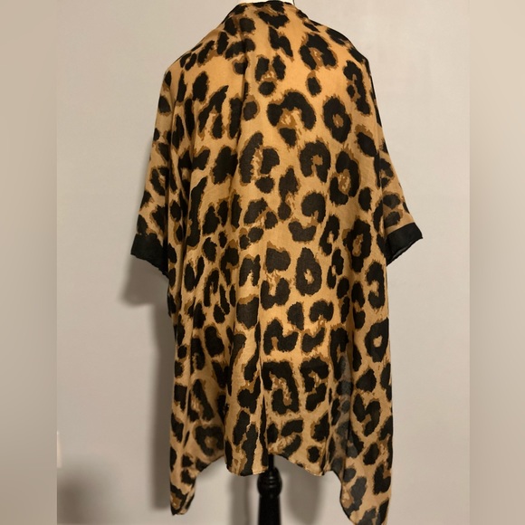 Steve Madden Animal Print Semi Sheer Women's Cloak OSFM - Picture 10 of 11